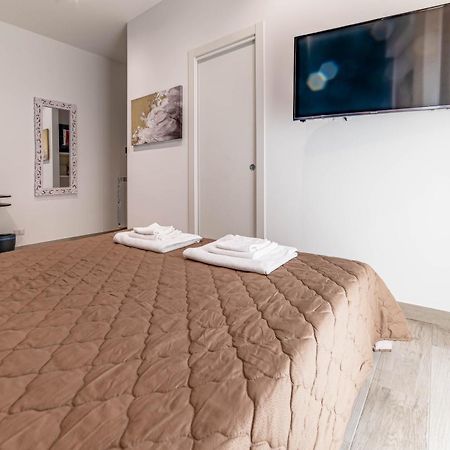 Colosseo Cozy Rooms B&B โรม ภายนอก รูปภาพ