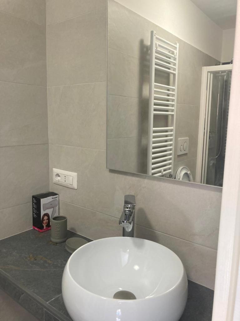 Colosseo Cozy Rooms B&B โรม ภายนอก รูปภาพ